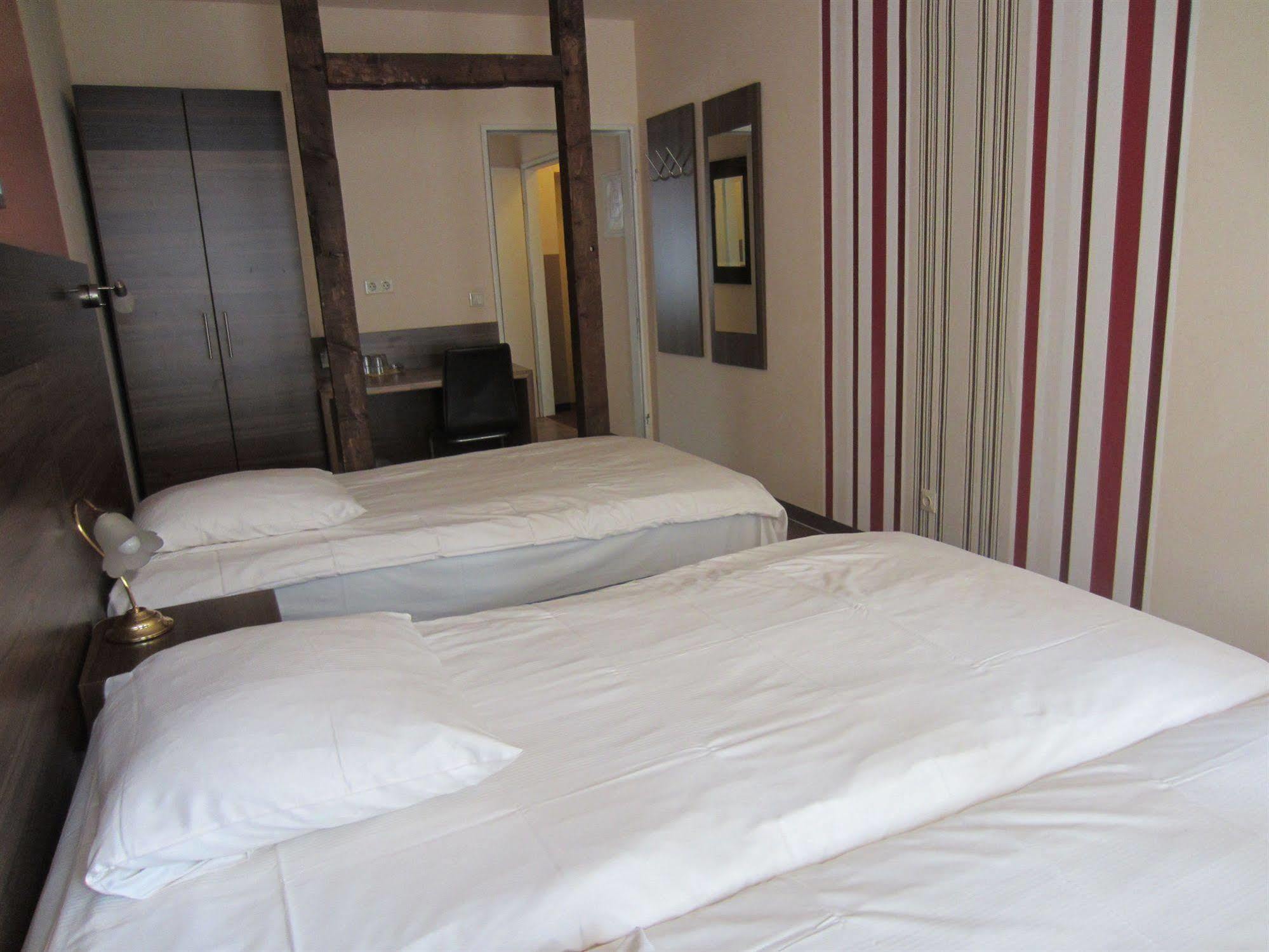 Altdüsseldorf Hotel 3*